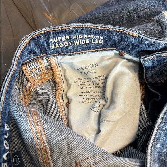 American Eagle Outfitters Dark Wash Jeans - Picture 4 of 5